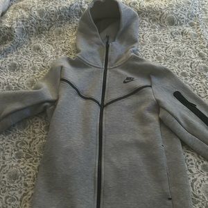 men’s gray nike tech brand new medium